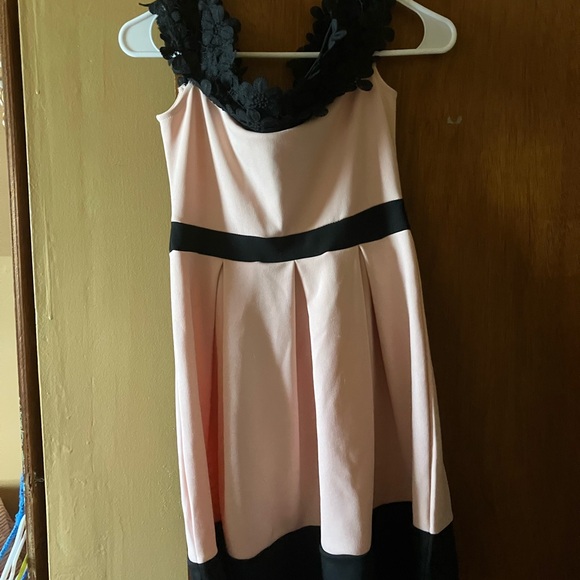 Boohoo off the shoulder dress with lace trim - Picture 1 of 3